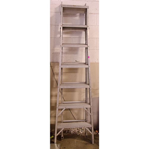7 FOOT ALUMINUM LADDER