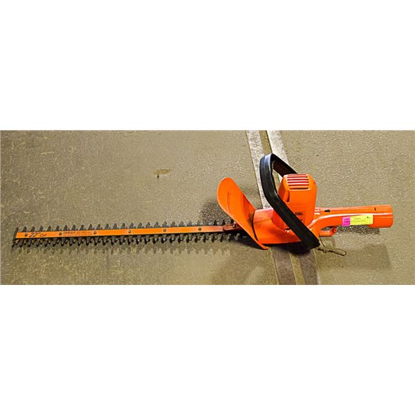 BLACK AND DECKER HEDGE TRIMMER