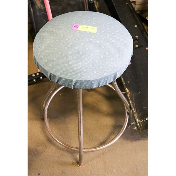 CHROME SWIVEL STOOL