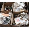 Image 1 : ESTATE PALLET OF HOUSEHOLD MISC, ORNAMENTS & MORE