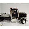 Image 3 : PETERBILT LARGE CASE SEMI TRUCK