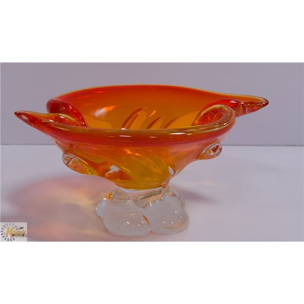 COLLECTIBLE  GLASS DISH