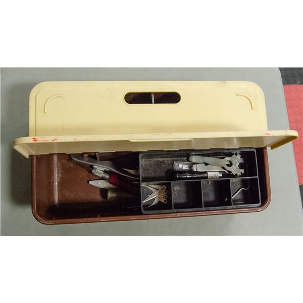 HANDY 2 SIDED TOTE WITH SPECIALTY CARVING TOOLS,