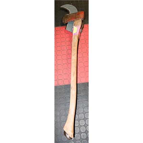 BUNDLE OF 35 INCH GARDEN AXE AND 42 INCH