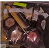 Image 1 : BAG LOT OF BRAND NEW MAKEUP PRODUCTS