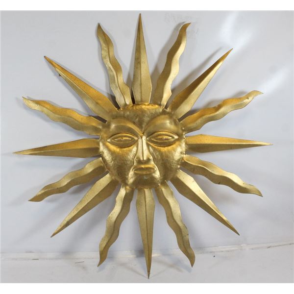 METAL SUNBURST WALL / FENCE HANGING