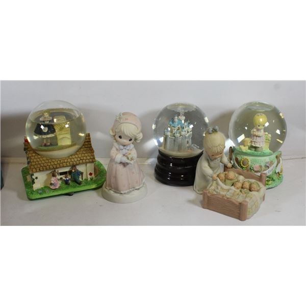 FLAT OF ASSORTED SNOW GLOBES