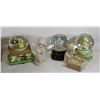 Image 1 : FLAT OF ASSORTED SNOW GLOBES