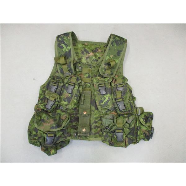 CANADIAN MILITARY TACTICAL VEST
