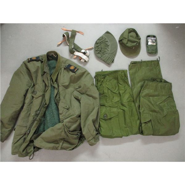 CANADIAN MILITARY UNIFORM LOT