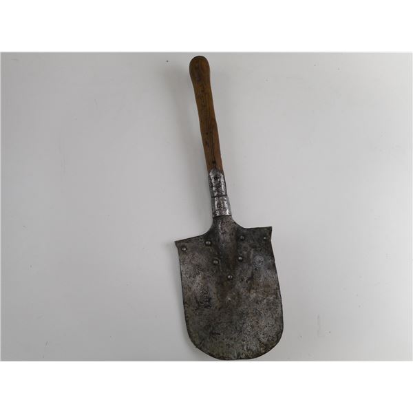 WWI GERMAN TRENCH SHOVEL
