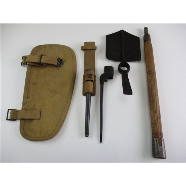 WWII BRITISH ENTRENCHING TOOL SET