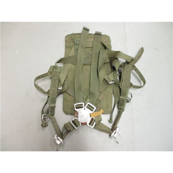 U.S. MILITARY PARACHUTE HARNESS