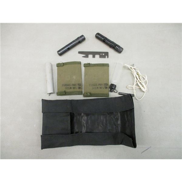 ASSORTED MILITARIA LOT