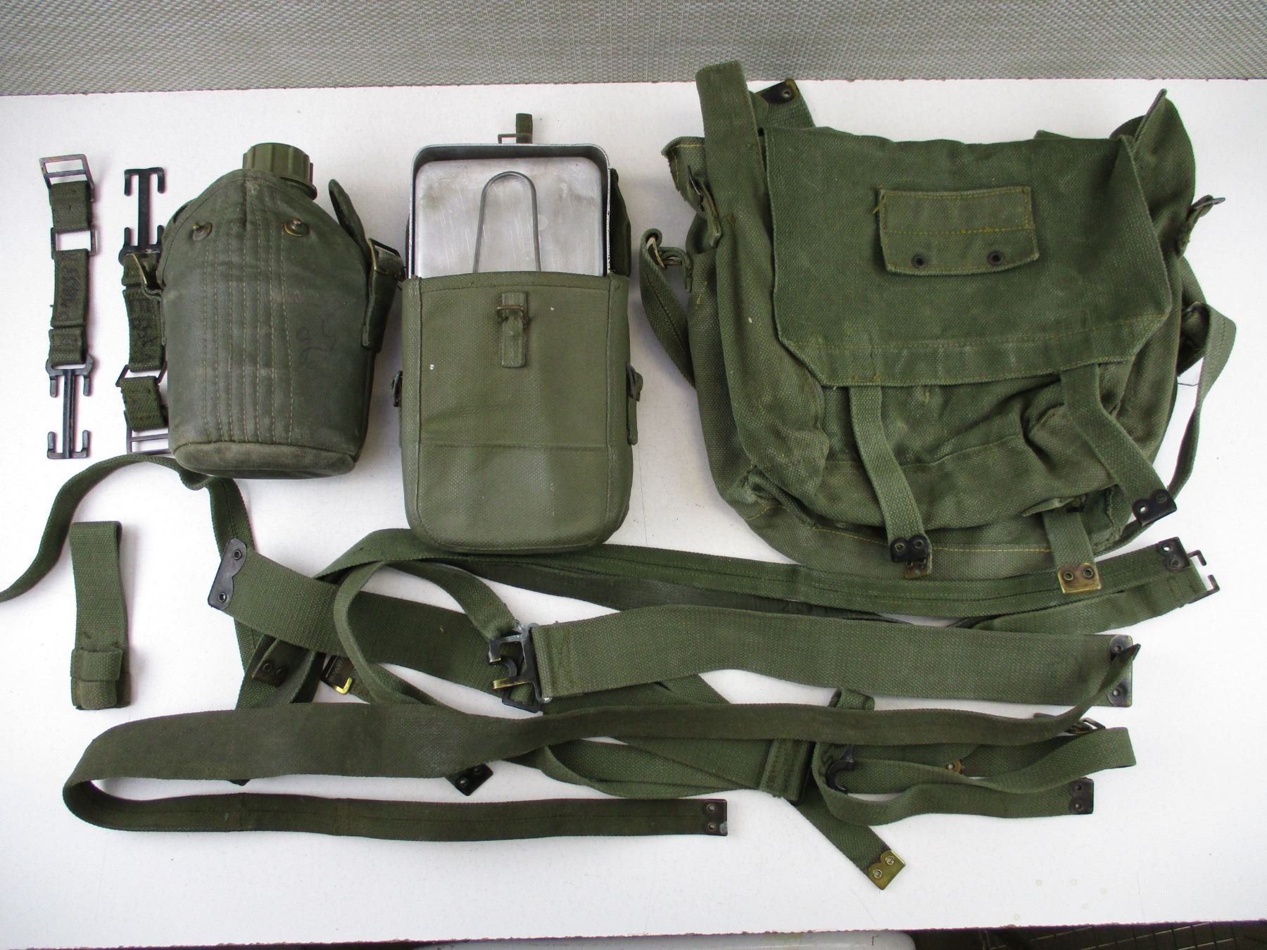 CANADIAN PATTERN 51 WEBBING LOT