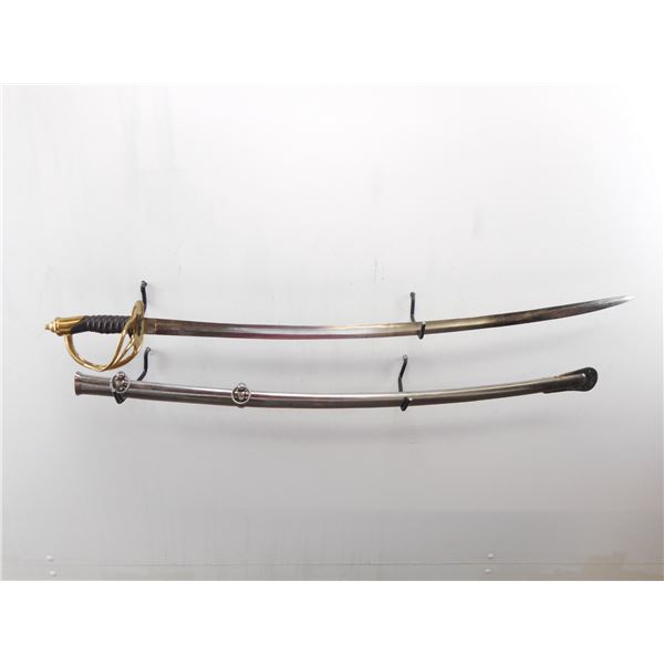 REPRODUCTION SABER TYPE SWORD