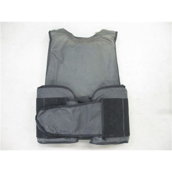 VINTAGE STYLE PROTECTIVE VEST