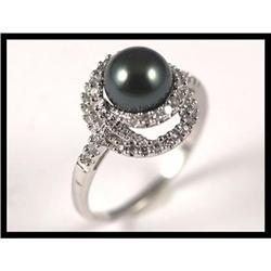 An Elegant Black Pearl Ring #1886873