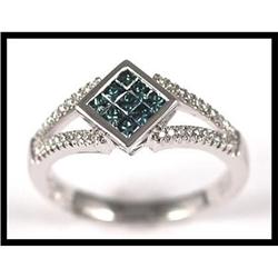 Stunning 14K White Gold Diamond Ring #1886901