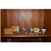 Image 1 : MIXED LOT: MUD MEN, BOXES, ASHTRAY, MATCHBOX COVER & BOWL (10 PCS)