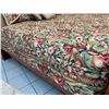 Image 2 : Tropical Floral Print Bed Coverlet for King-Size Mattress, Includes Pillows