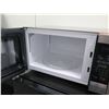 Image 2 : Sharp Carousel Microwave Oven