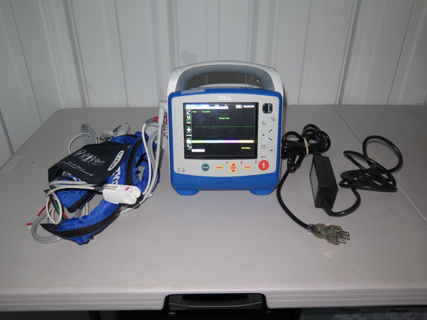 Zoll X Series Monitor/Defibrillator - Oahu Auctions