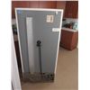 Image 8 : General Electric Hotpoint Refrigerator w/ Top Freezer Model CTX18CAXFRWN