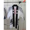 Image 2 : Qty 5 Asian Kimono-Style Robes