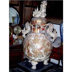 Large Satsuma Urn 40i H  #1846901