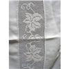 Image 1 : Victorian White LINEN & LACE RUNNER #1874015