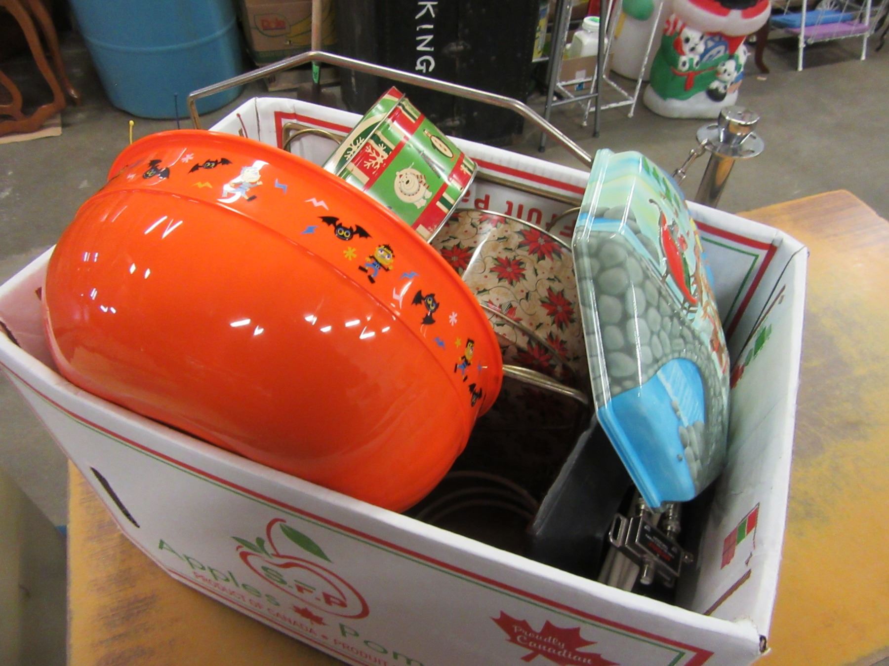 ESTATE: BOX WITH MAGAZINE RACK, TINS, CABLE, ETC