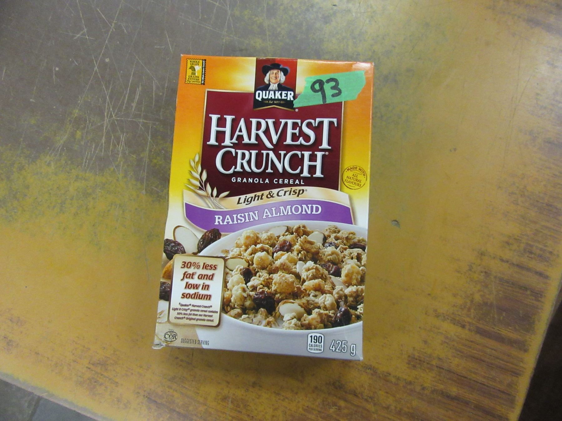 QUAKER HARVEST CRUNCH RAISIN ALMOND CEREAL - BOX