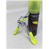 Image 3 : Tresemme Volumizing Dry Shampoo W/ Lash Tech Eyelash Curler