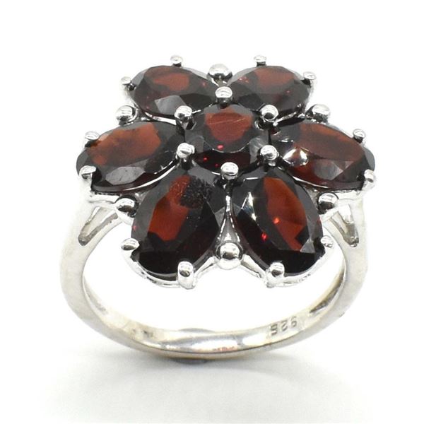Silver Garnet (5.8ct) Rhodium Plated Ring (~weight 4.7g)