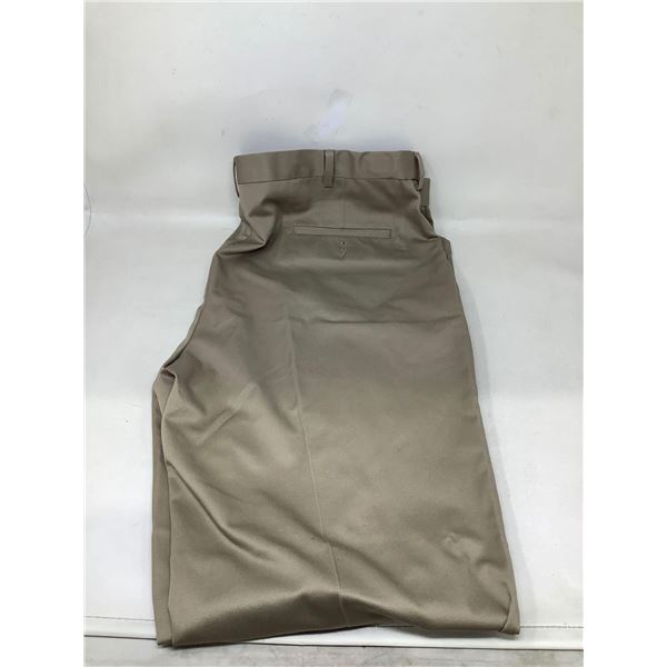 HaggarClothing Khaki Pants (40 x 34)