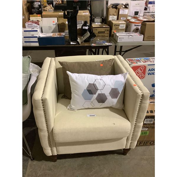 Sofa Chair w/ Throw Pillows
