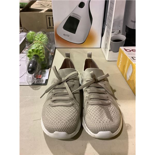 Skechers Ladies Memory Foam Shoes Size 7