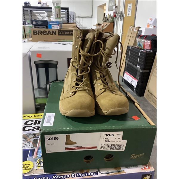 Tachyon Mens Size 10.5 Boots