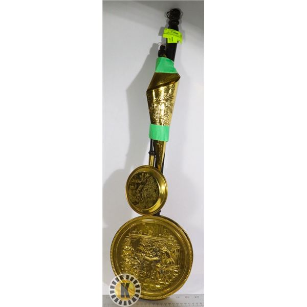 DECORATIVE WALL HANGING