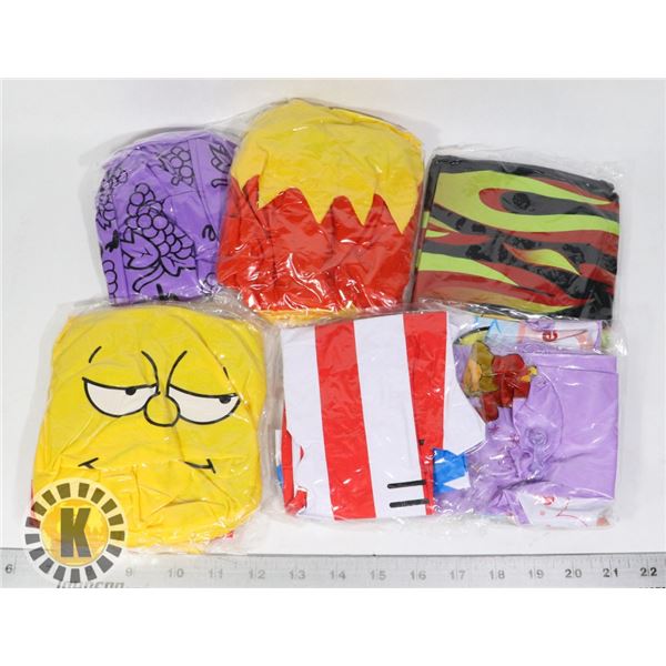 BAG OF INFLATABLE BEACH TOYS