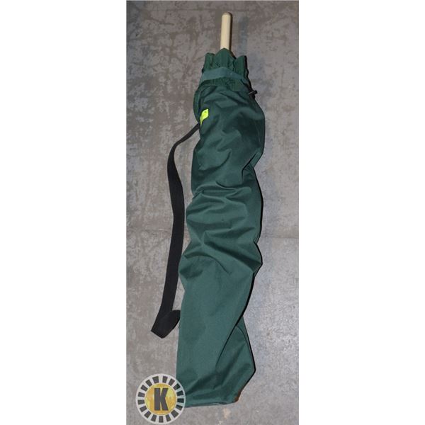DARK GREEN PATIO UMBRELLA COMES IN CARRY BAG