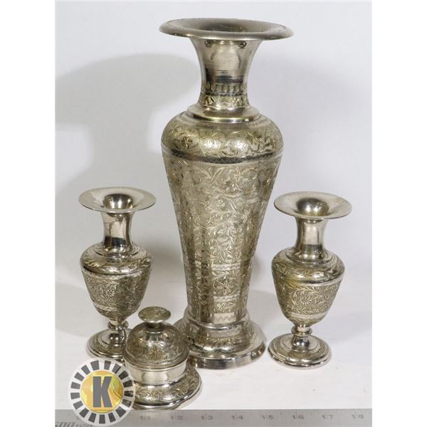 SET OF VINTAGE VASES