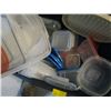 Image 2 : BIN OF ASST. PLASTICWARE