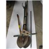 Image 1 : BUNDLE OF GARDEN TOOLS