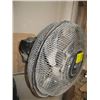 Image 1 : 2 WALL MOUNT FANS