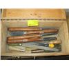 Image 1 : BOX WITH WOOD LATHE TOOLS, FILES, ETC.
