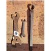 Image 1 : Massey Harris (2) - 1 Ford wrench