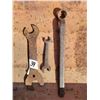 Image 2 : Massey Harris (2) - 1 Ford wrench