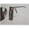 Image 4 : GSW 1 quart oil pitcher & 1 vintage squirt can